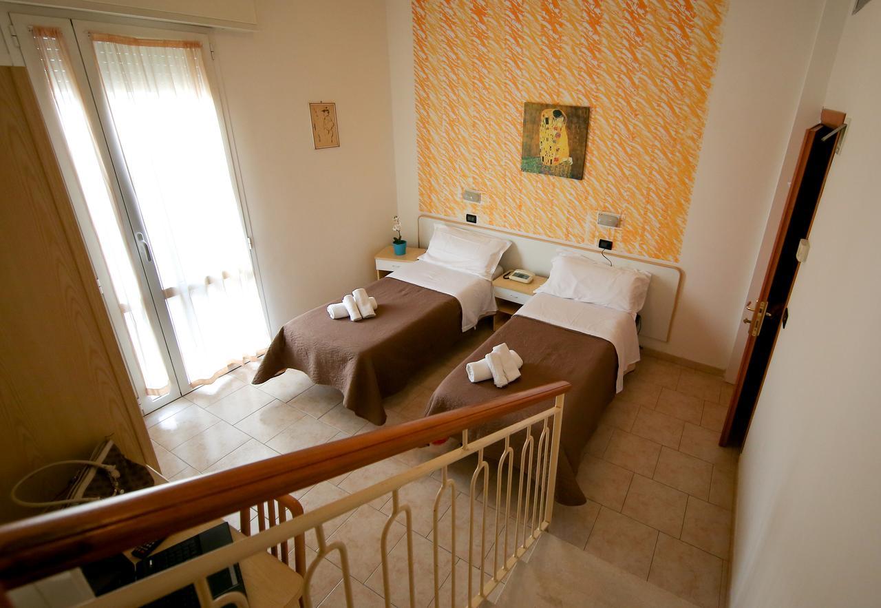 Hotel Petrarca Rimini Dış mekan fotoğraf