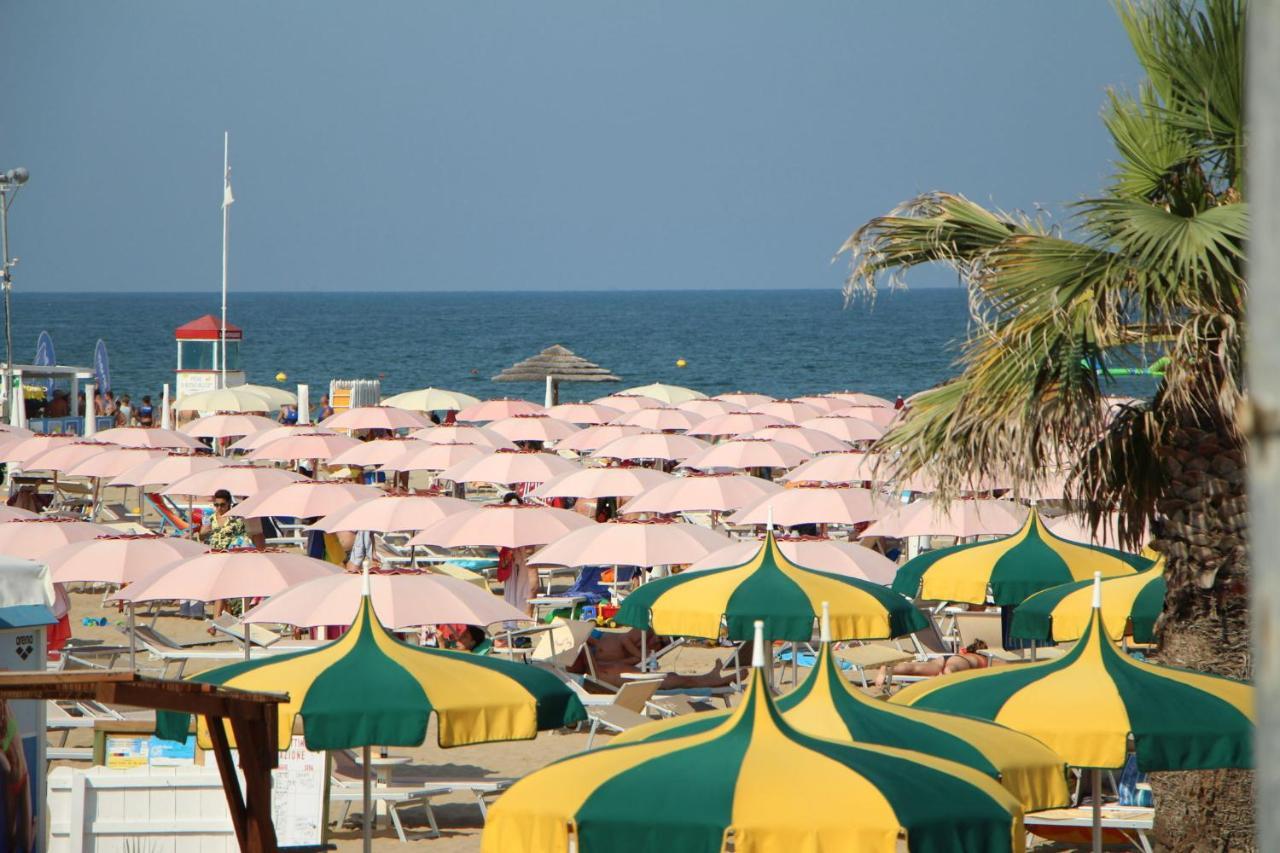 Hotel Petrarca Rimini Dış mekan fotoğraf