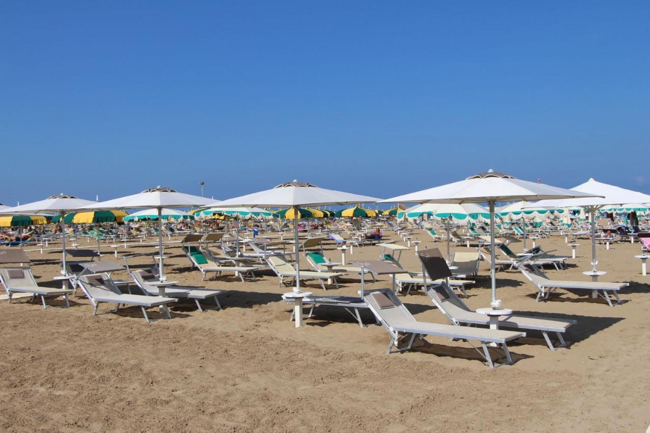Hotel Petrarca Rimini Dış mekan fotoğraf