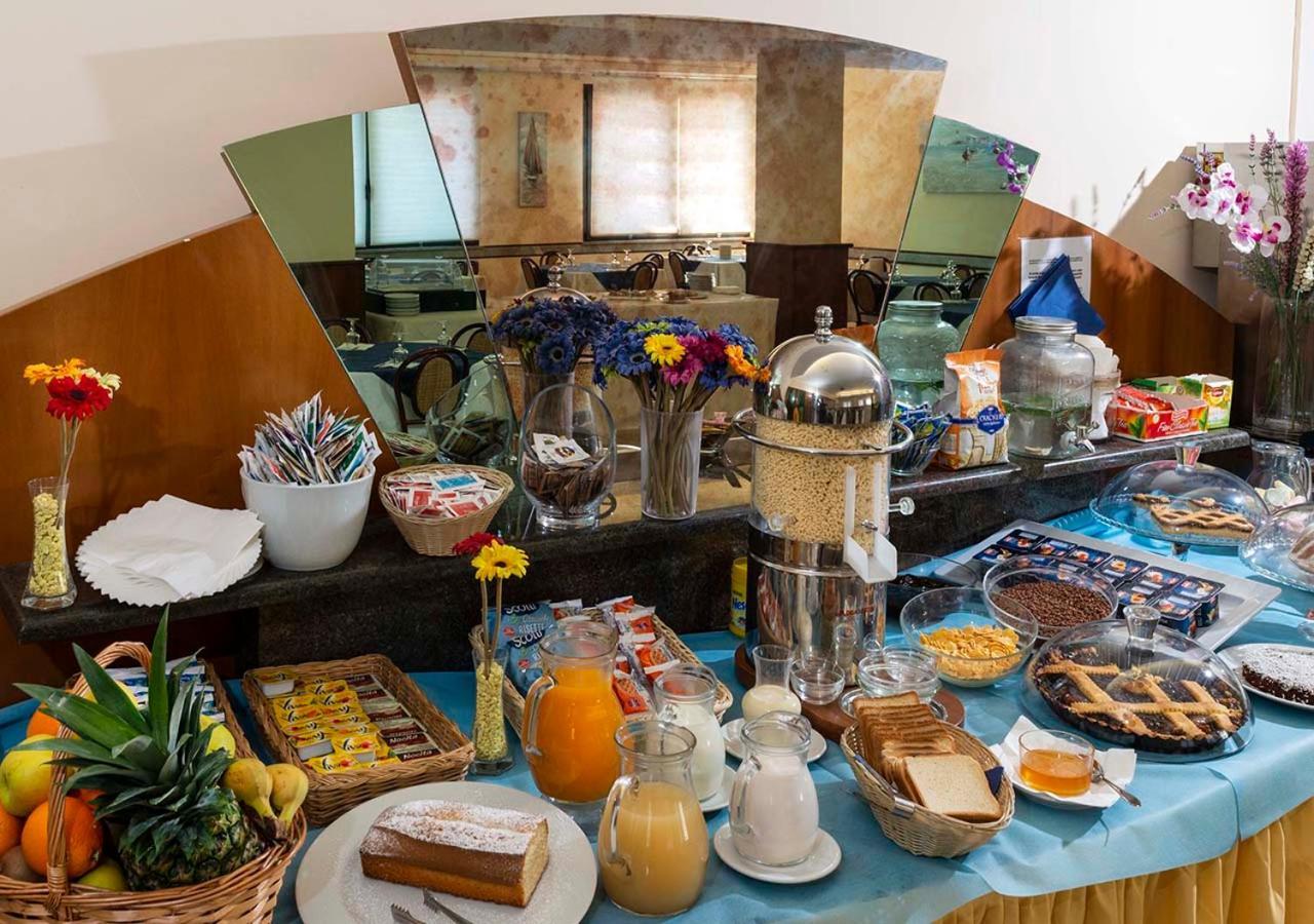 Hotel Petrarca Rimini Dış mekan fotoğraf